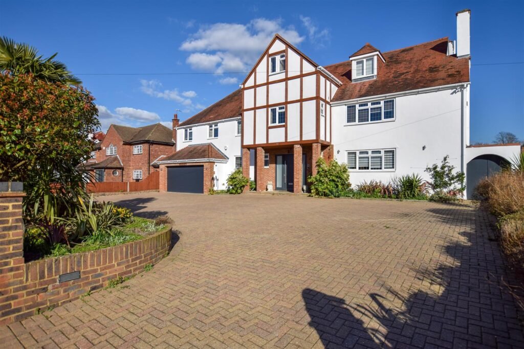 Burdon Lane, South Cheam Centro Letting Agents