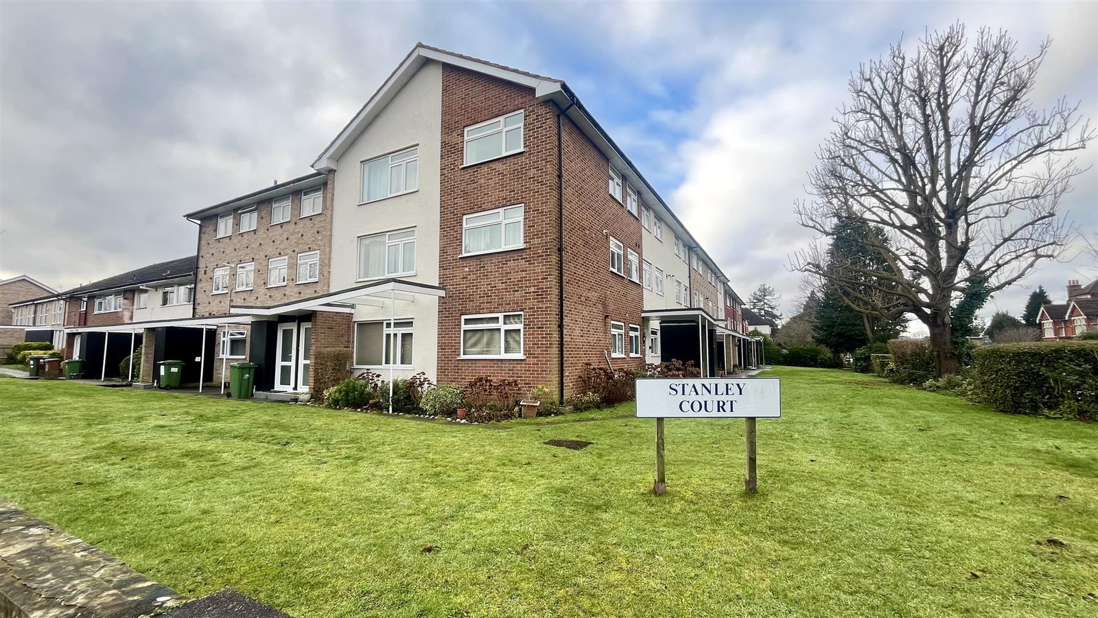 Stanley Road, Sutton