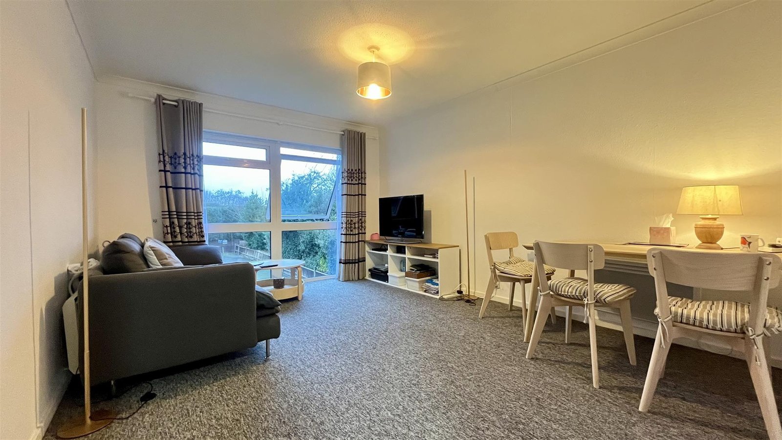 Overton Road, Sutton