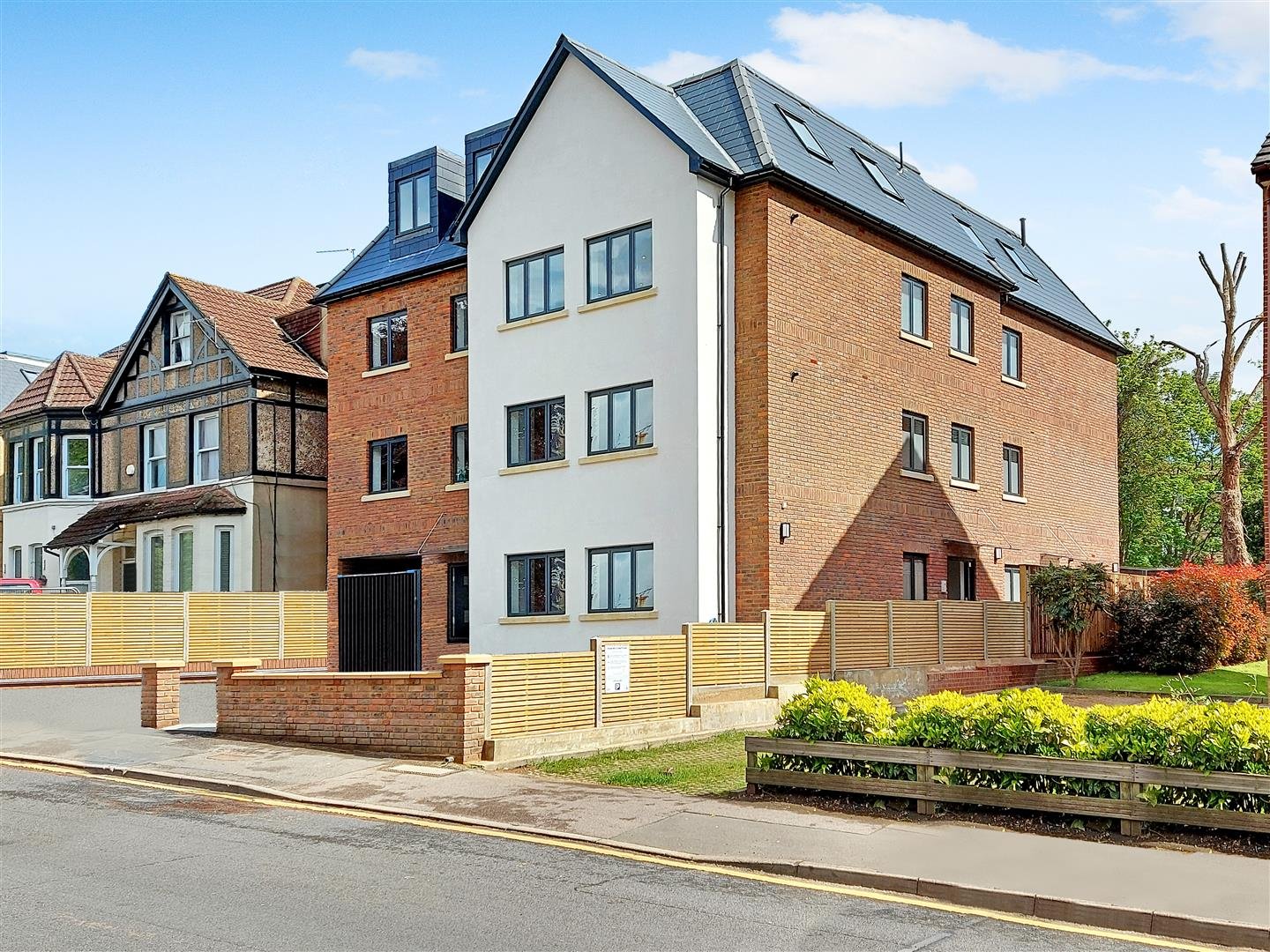 Cedar Road, Sutton