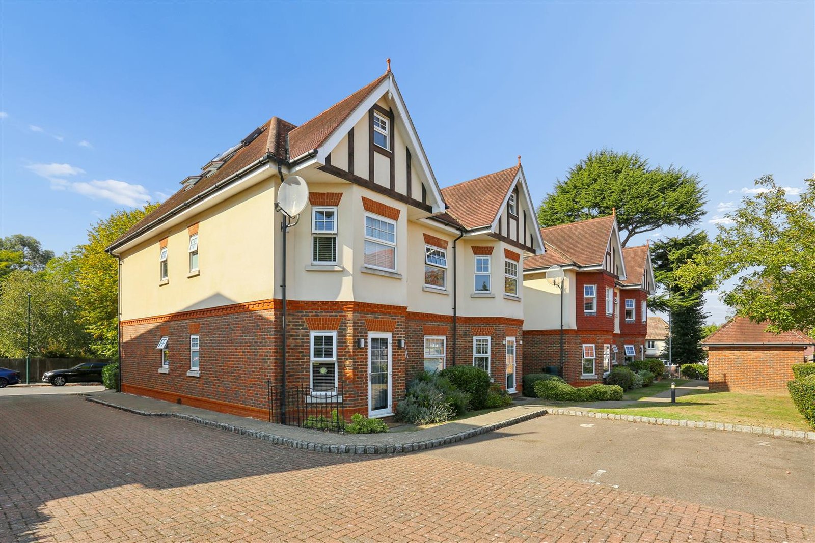 Roseberry Road, Sutton